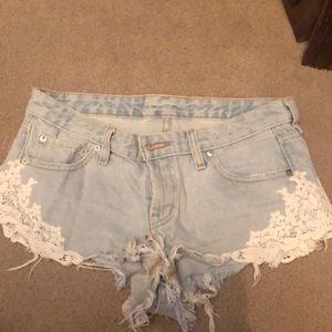 Urban Outfitters cut off short